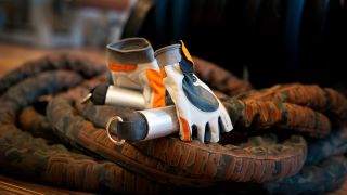 Here come the gloves that can keep up with your madness. 💪 The MADMAX CRAZY gloves 🟠 were built for beasts who go hard —...